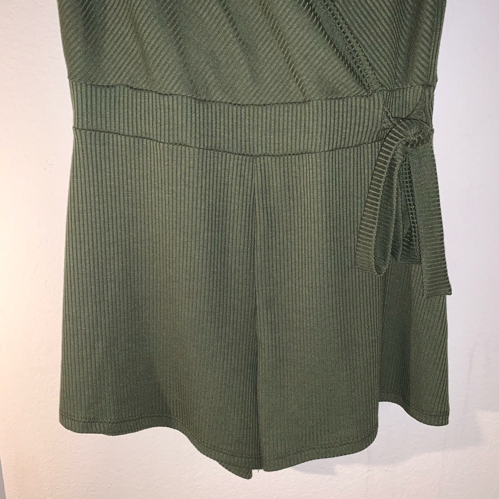 Romper - Picture 3 of 4